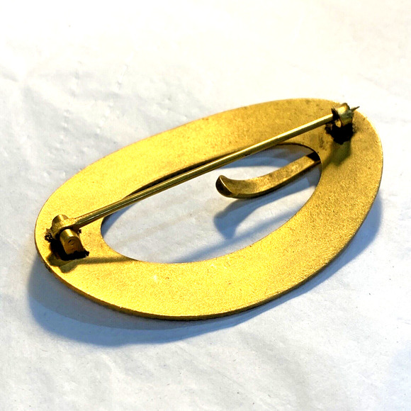 Victorian Brooch Sash Robe Scarf Pin Lustrous Goldtone Metal Buckle Shaped Oval - Picture 2 of 8
